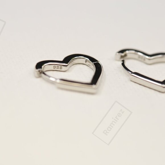 925 Sterling Silver Heart Earrings With Rhodium • Fine Jewelry • Feminine Style. - Picture 4 of 6
